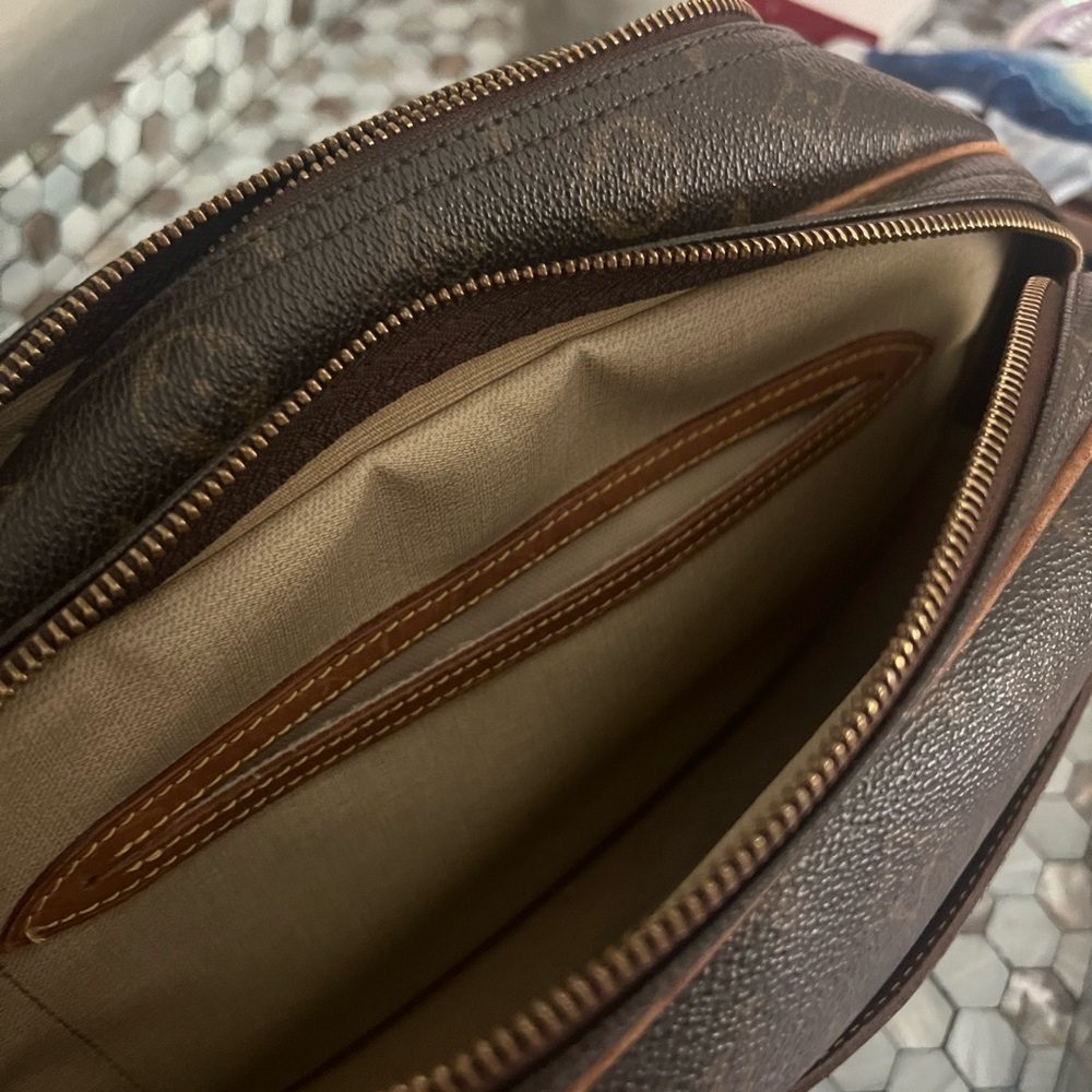 Vintage Louis Vuitton Bag - Picture 3 of 9